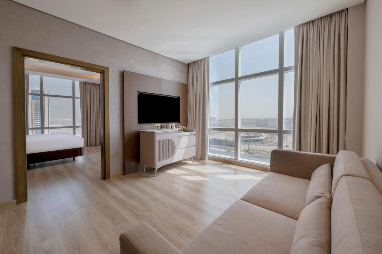 Movenpick Jumeirah Village Triangle Dubaj Kültér fotó Suite