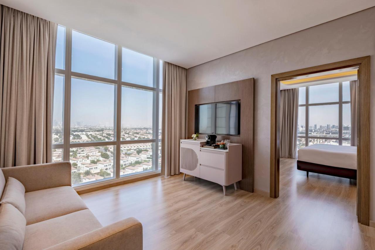 Movenpick Jumeirah Village Triangle Dubaj Kültér fotó Suite